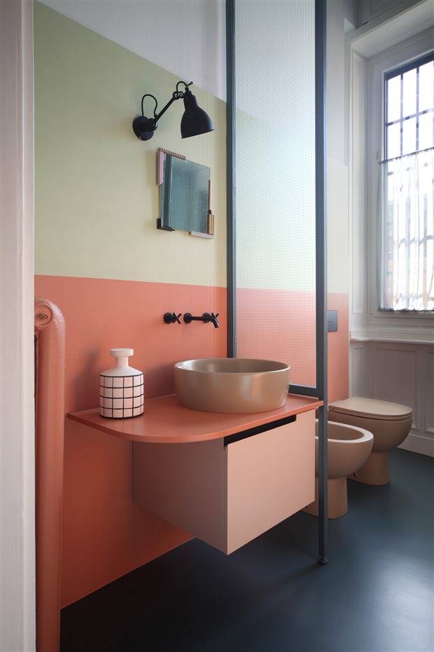 Apartamento en Milán, por Marcante Testa living coral